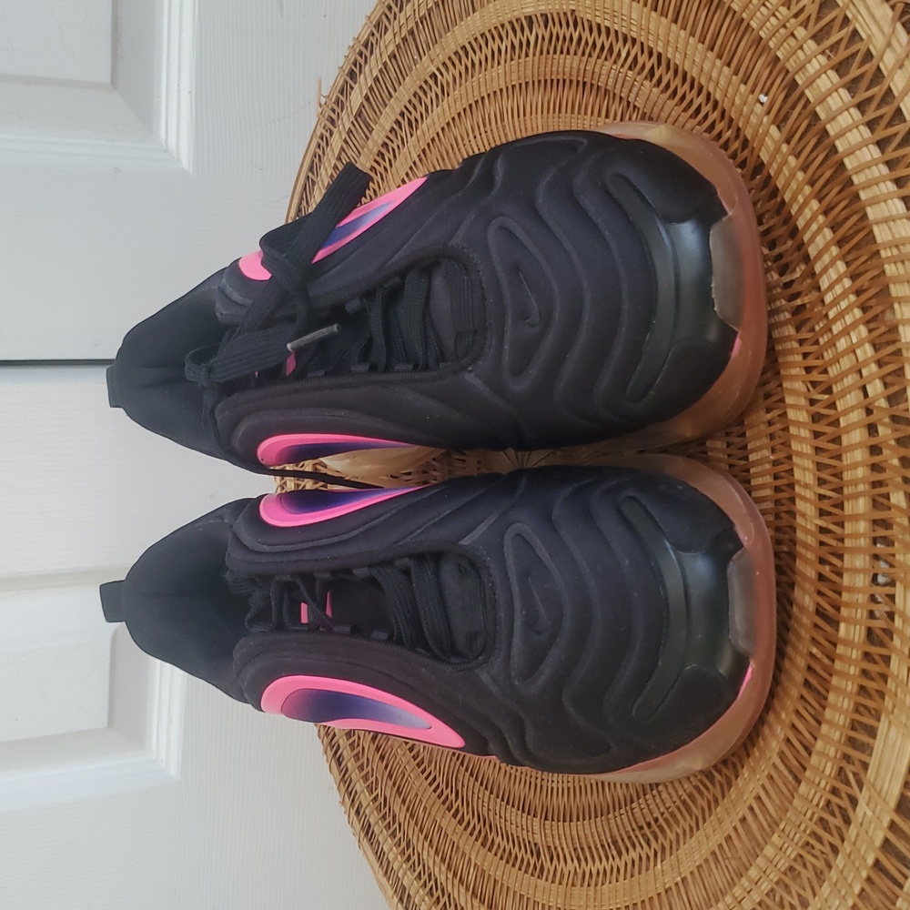 Nike Youth Airmax 720 Pink And Black Rise Athletic Sneakers - Picture 9 of 10